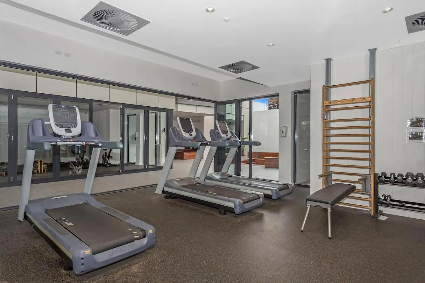 Stunning City Views, King Beds, Gym, Pool, Parking Brisbane