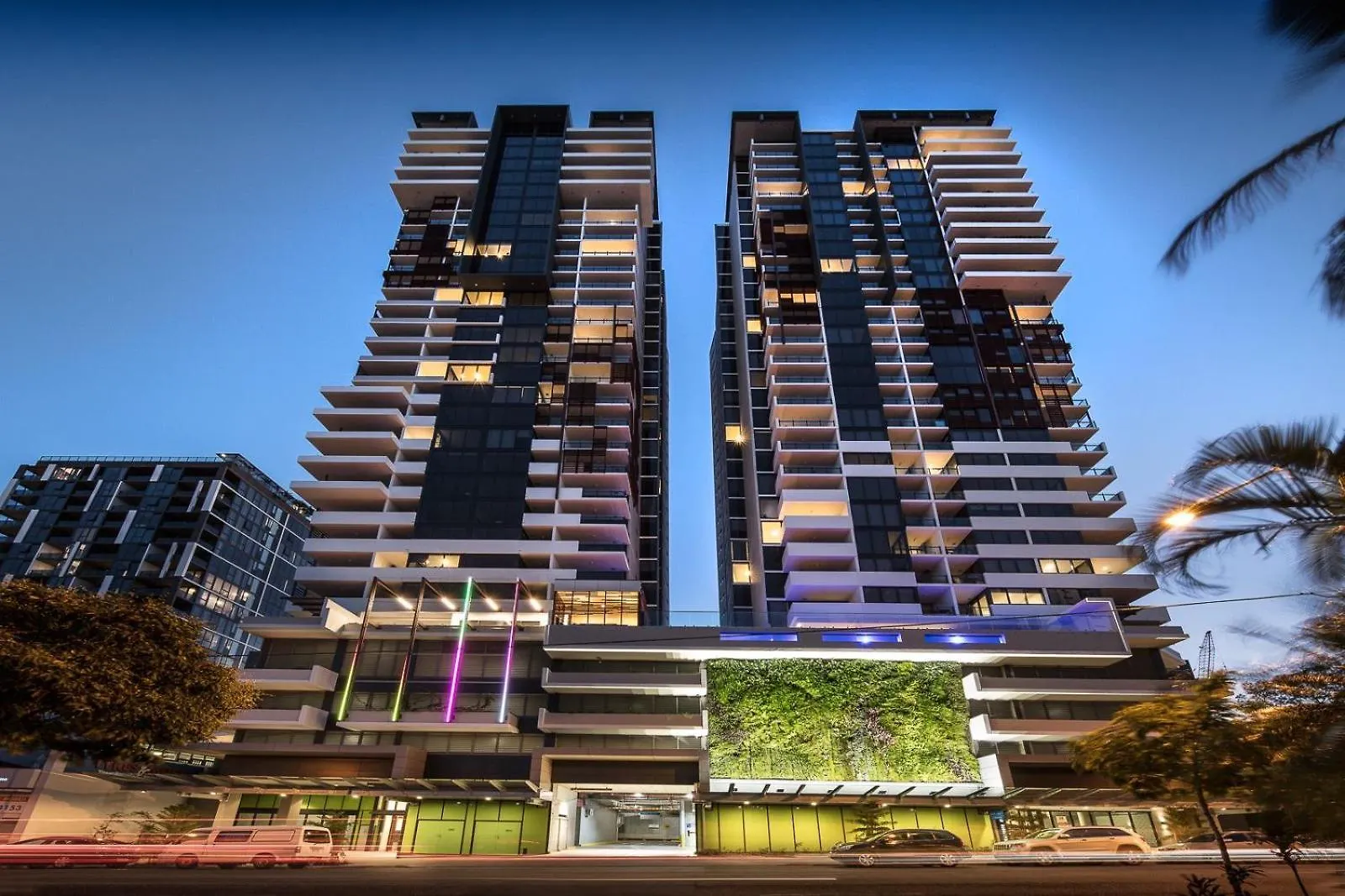 Stunning City Views, King Beds, Gym, Pool, Parking Brisbane 0*,  Australia