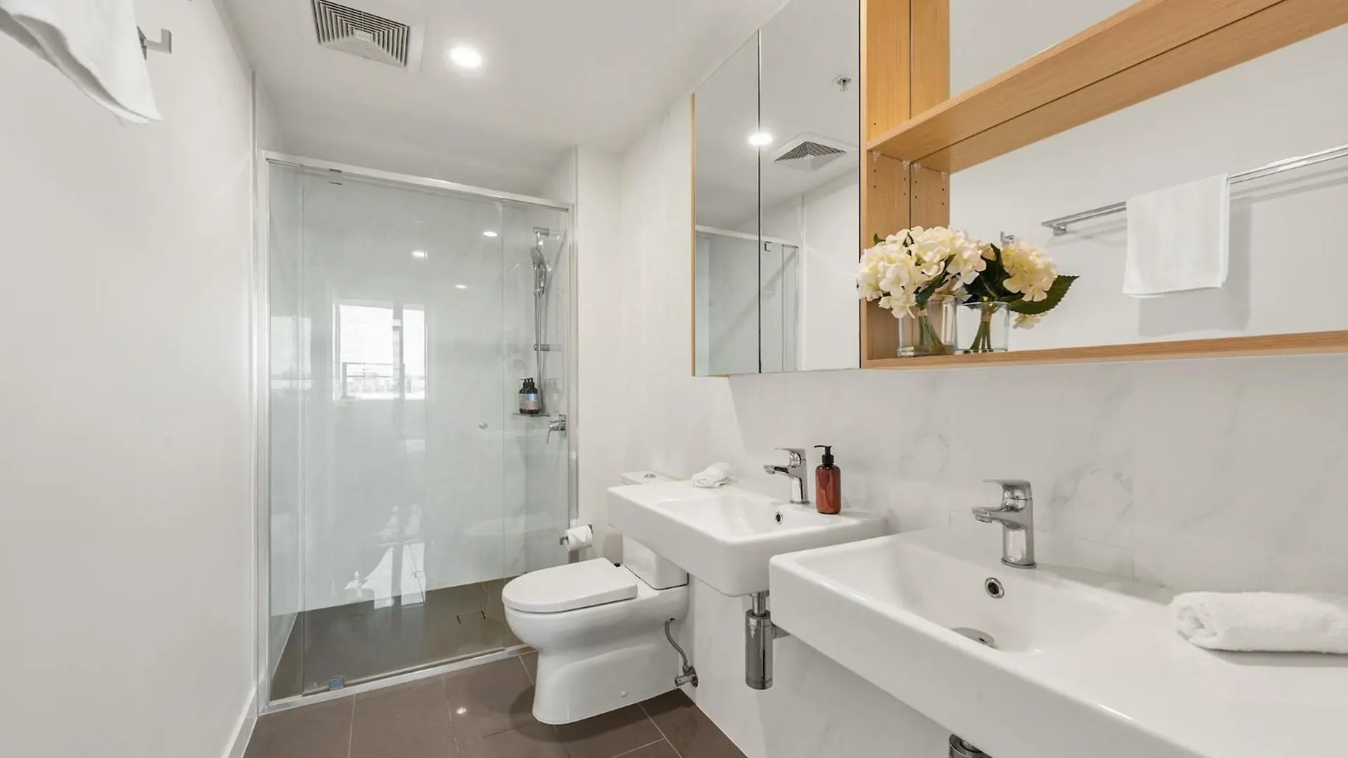 Apartment Stunning City Views, King Beds, Gym, Pool, Parking Brisbane