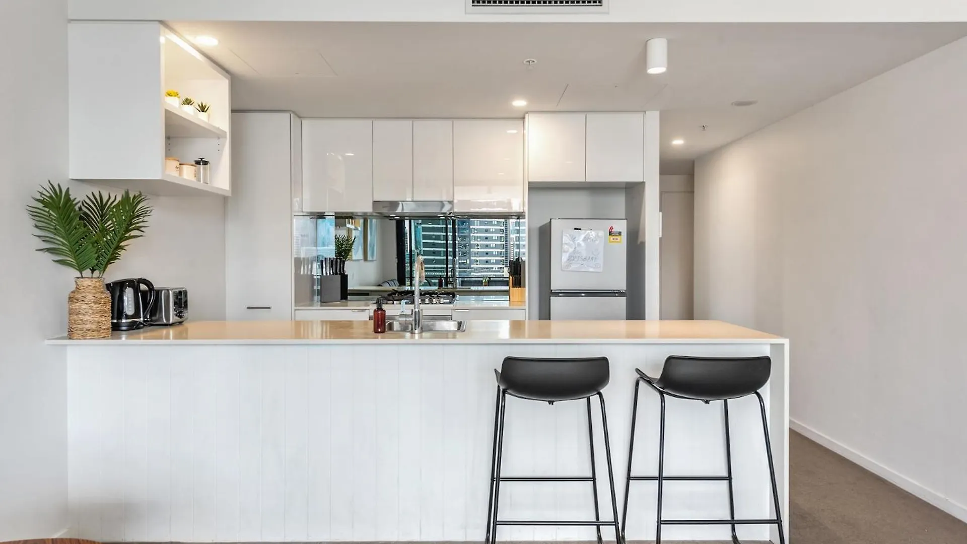 Stunning City Views, King Beds, Gym, Pool, Parking Brisbane 0*,