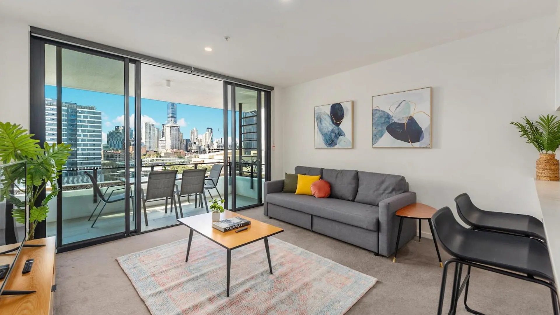 Stunning City Views, King Beds, Gym, Pool, Parking Brisbane